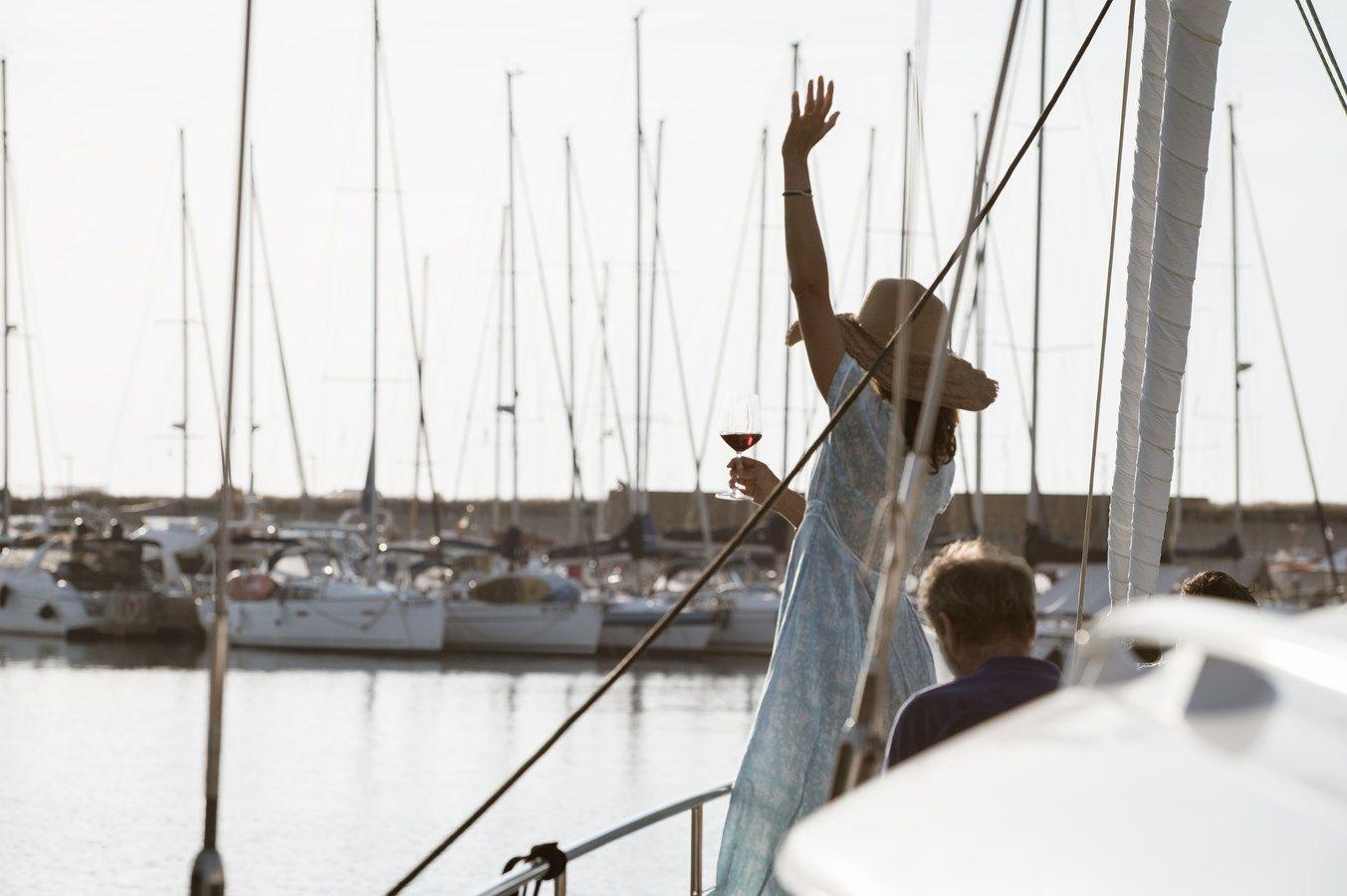 Buy a yacht APANI 2016