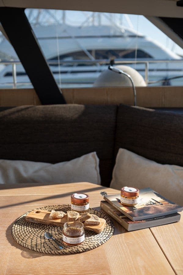 Buy a APANI Moody 54 DS at Shestakov Yacht Sales