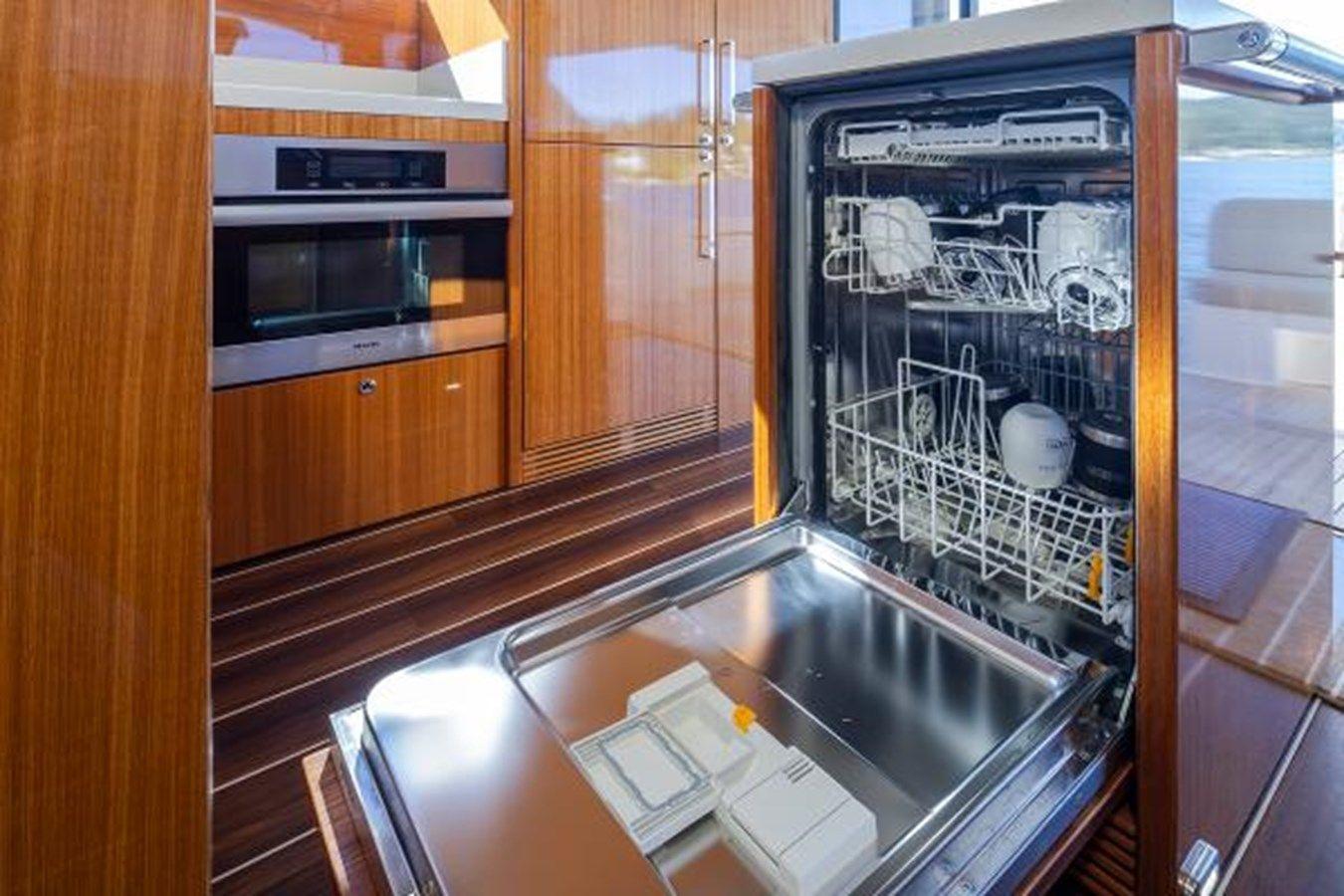 Buy a yacht The Courtship