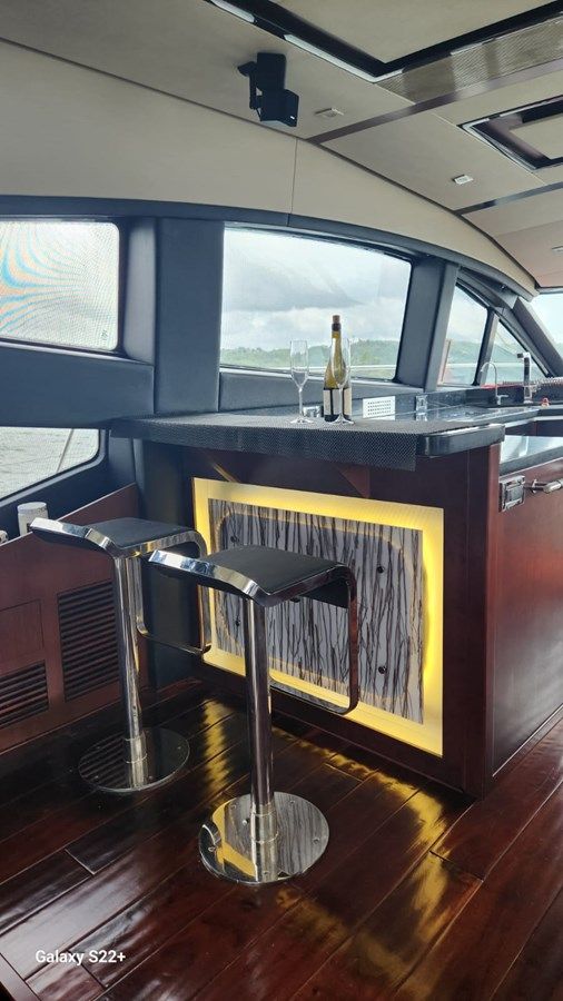 Buy a yacht Sea Ray L650 Fly 2015