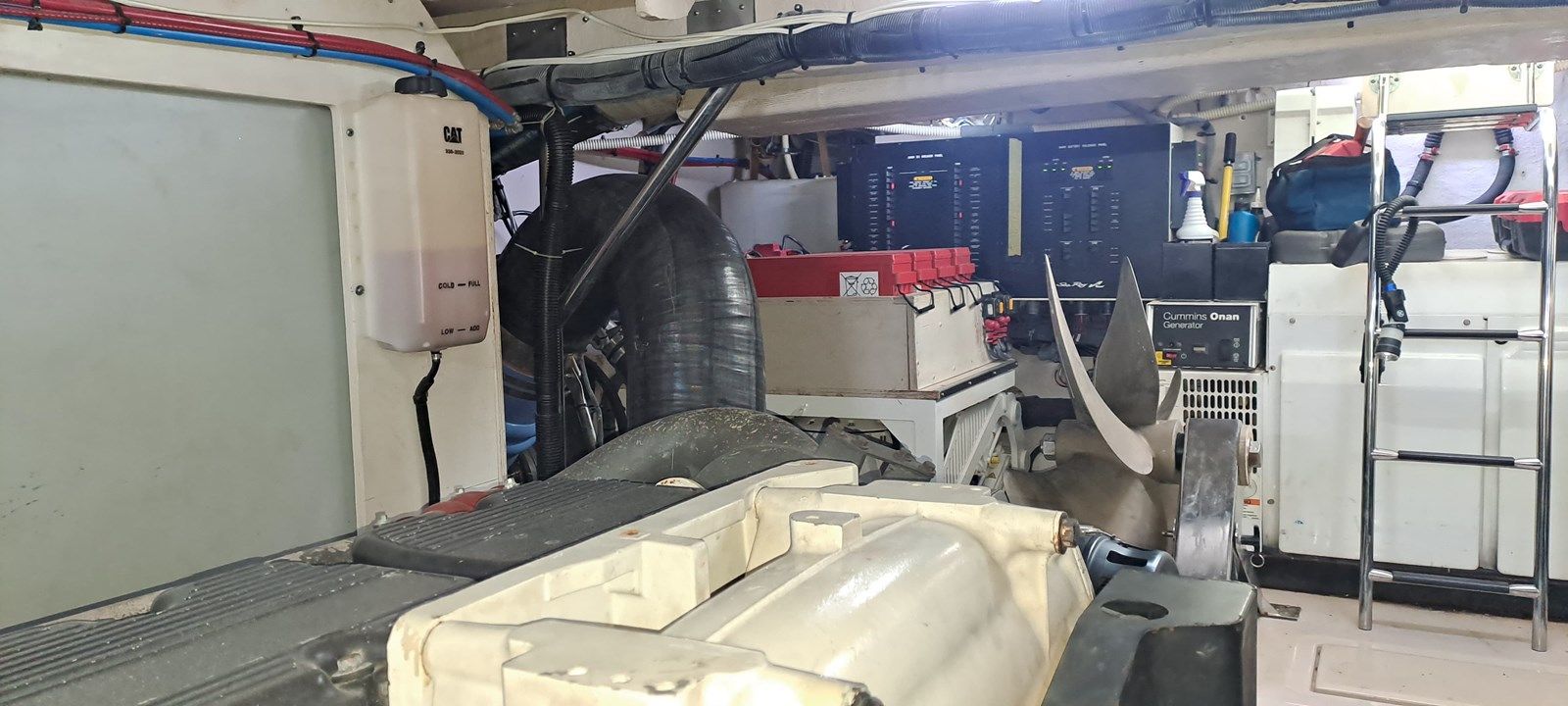 Buy a Sea Ray L650 Fly - SEA RAY at Shestakov Yacht Sales