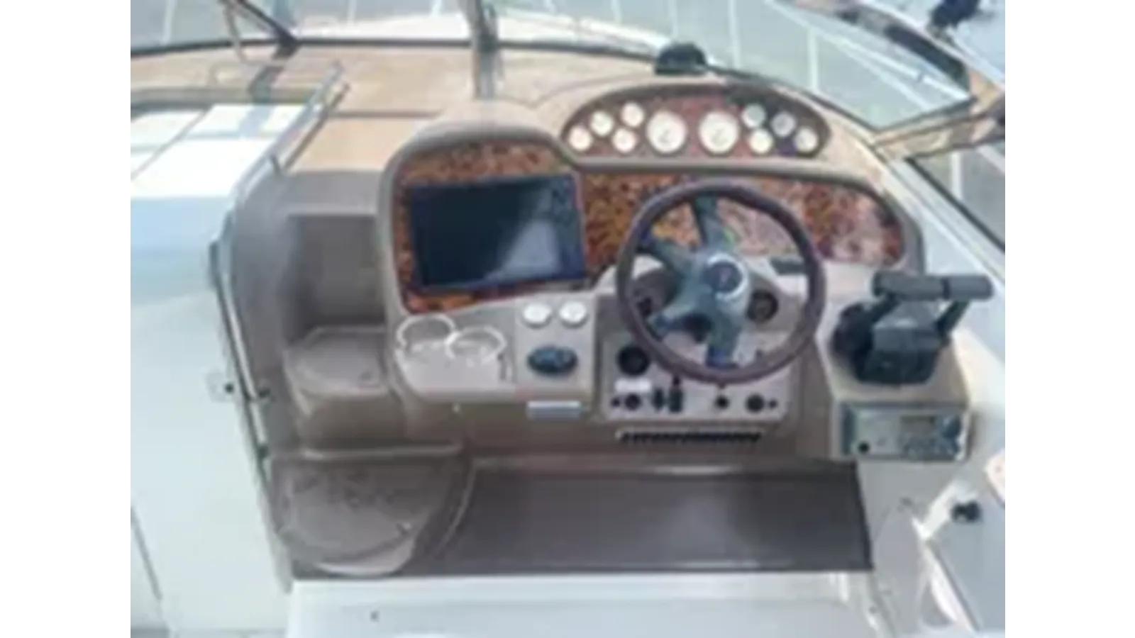 2005 Regal 3560 Commodor - Regal yacht sale