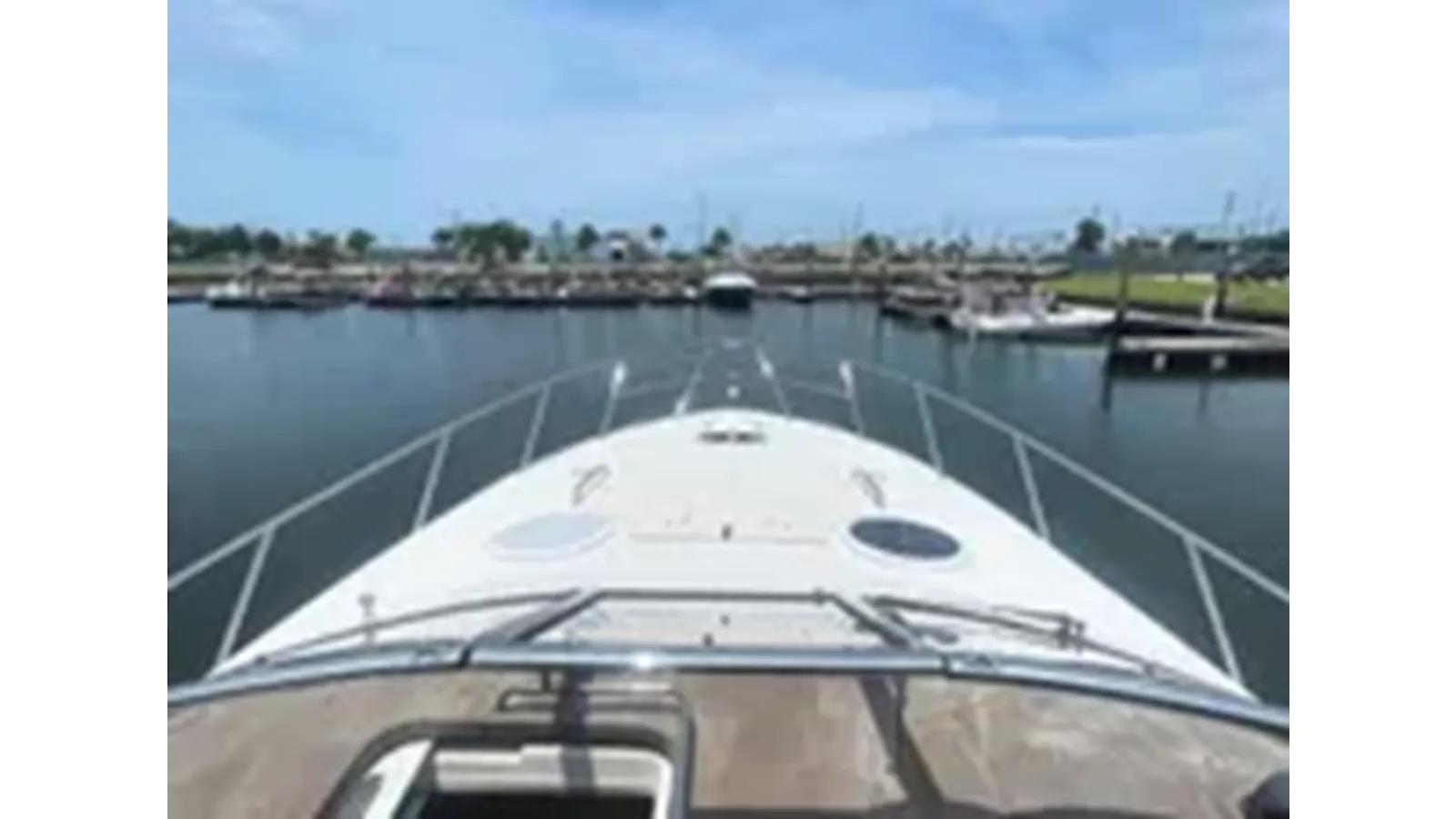 Buy a yacht 2005 Regal 3560 Commodor 2005