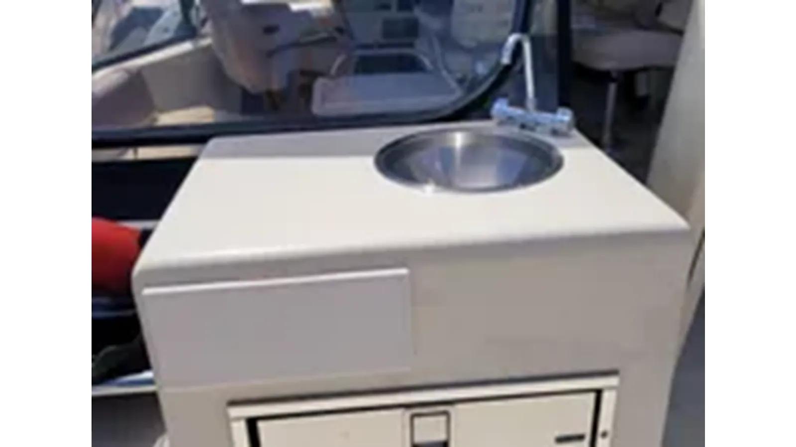 Buy a yacht 2009 Mainship 34 Trawler 2009