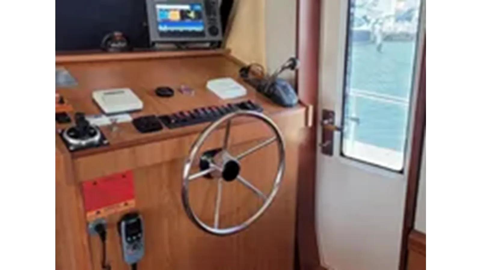 2009 Mainship 34 Trawler - MAINSHIP yacht sale