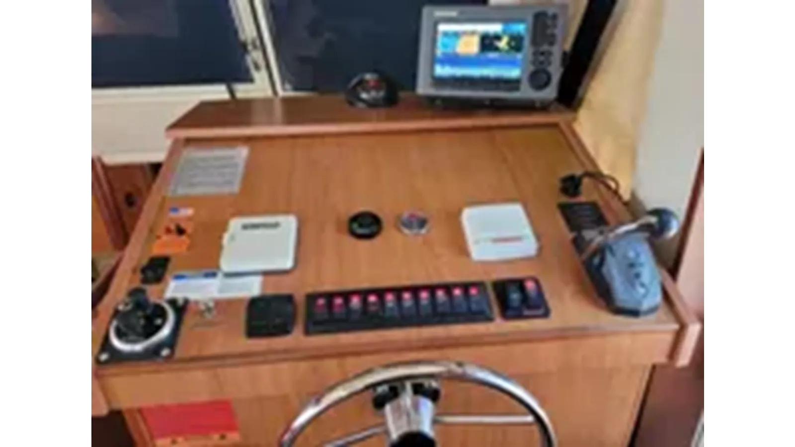 2009 Mainship 34 Trawler - MAINSHIP yacht sale