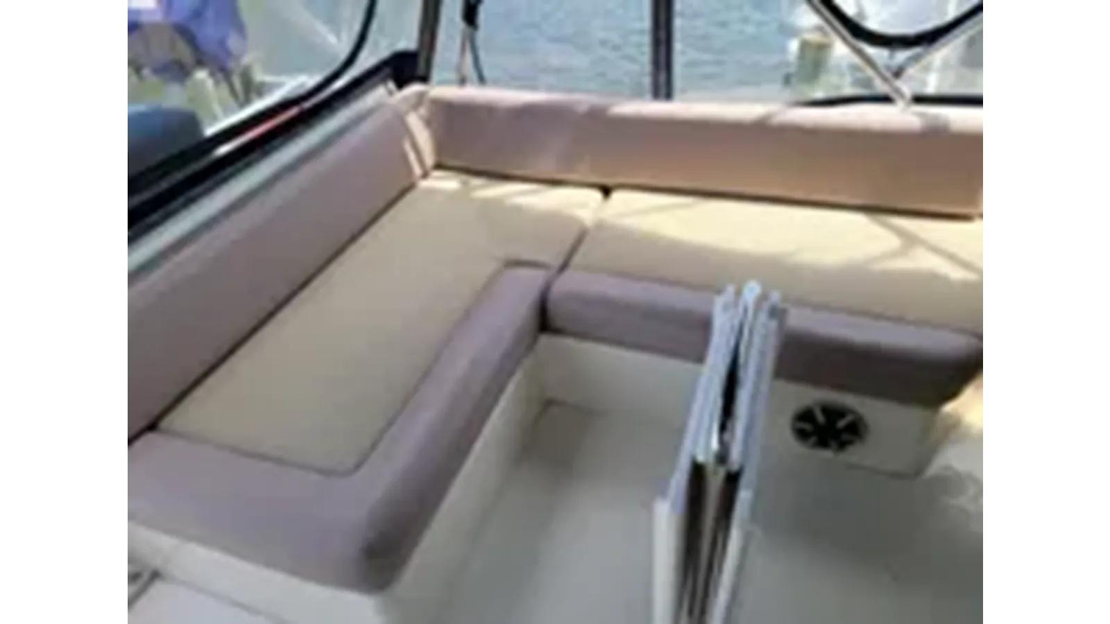 best yacht sales deals 2009 Mainship 34 Trawler