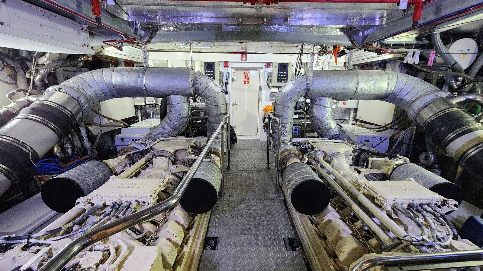 best yacht sales deals SPACE ODDITY 94