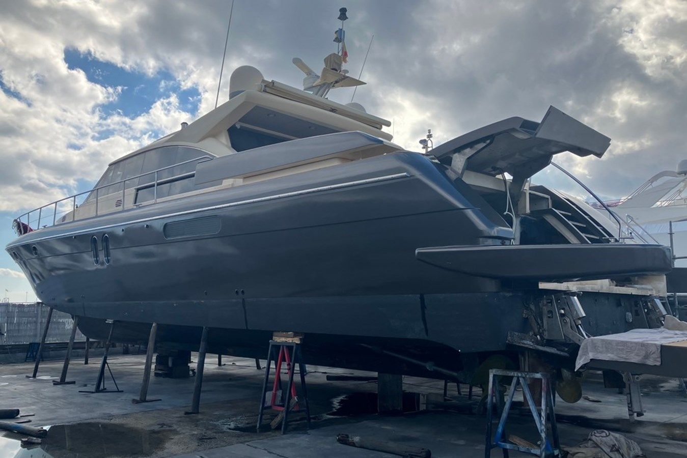 GUY COUACH 70 67 yacht sale