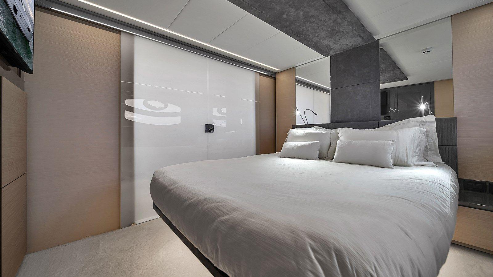 Купить яхту Pershing 62 - PERSHING в Shestakov Yacht Sales