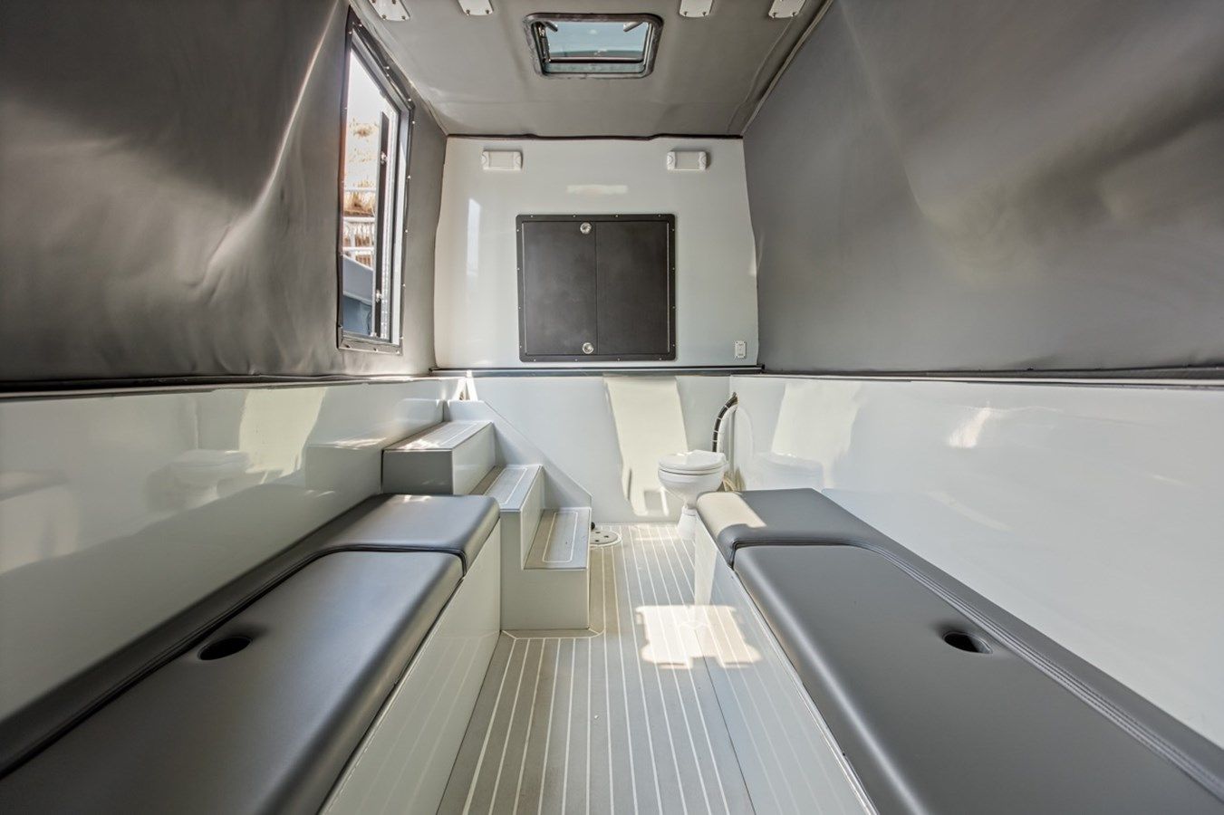 STREAMLINE GREY DIESEL - CUSTOM BOATS yacht sale