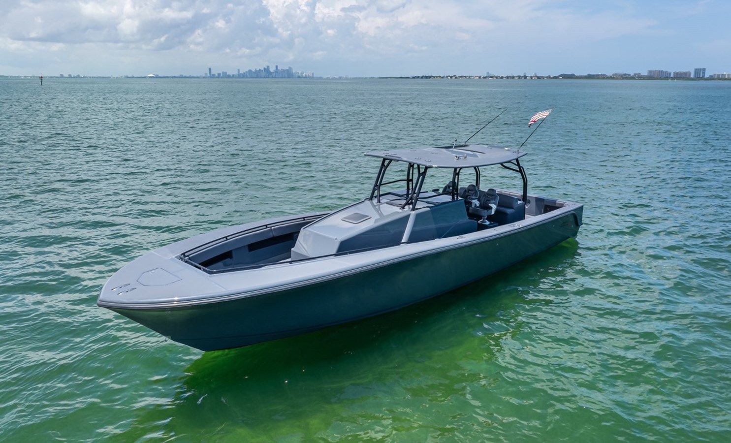 STREAMLINE GREY DIESEL - CUSTOM BOATS