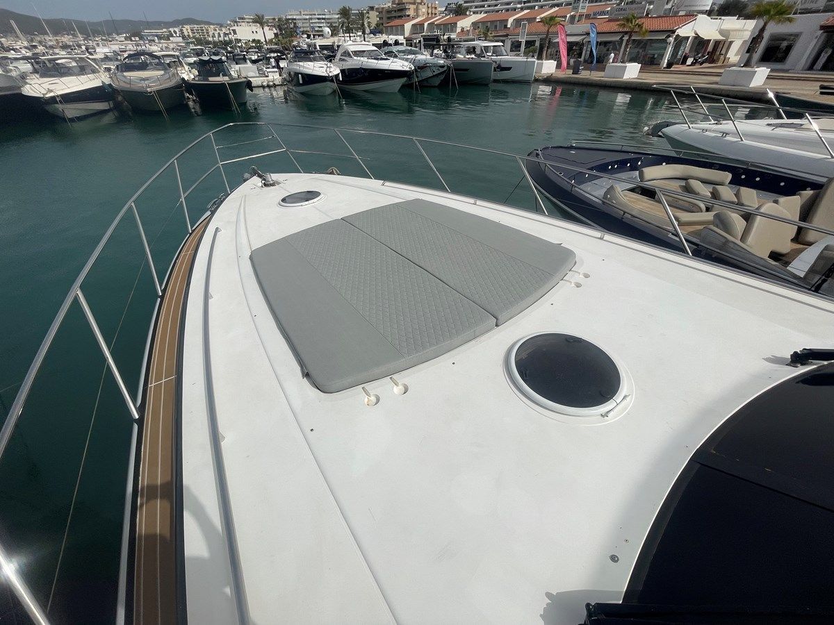 Buy a yacht PRINCESS V58