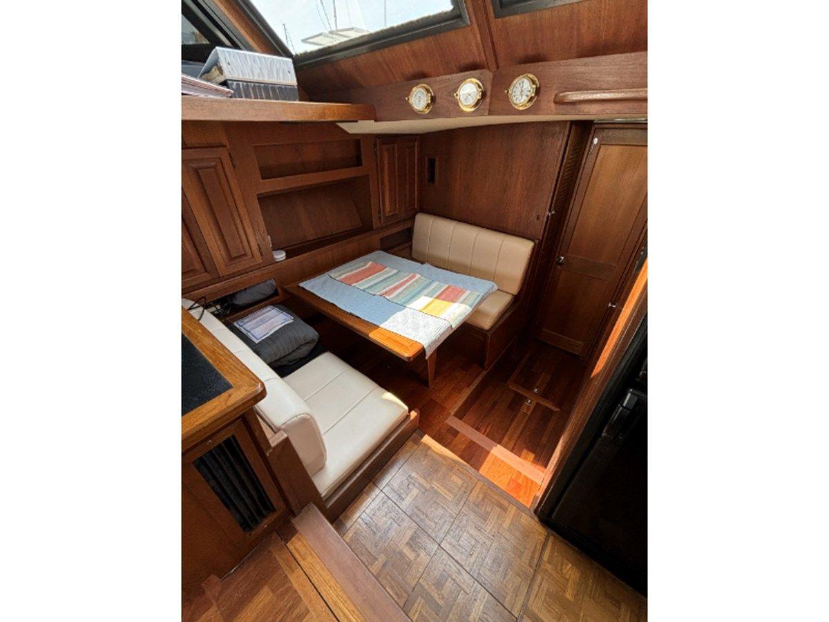 Купить яхту Saltwater Gospel 35 Convertible в Shestakov Yacht Sales