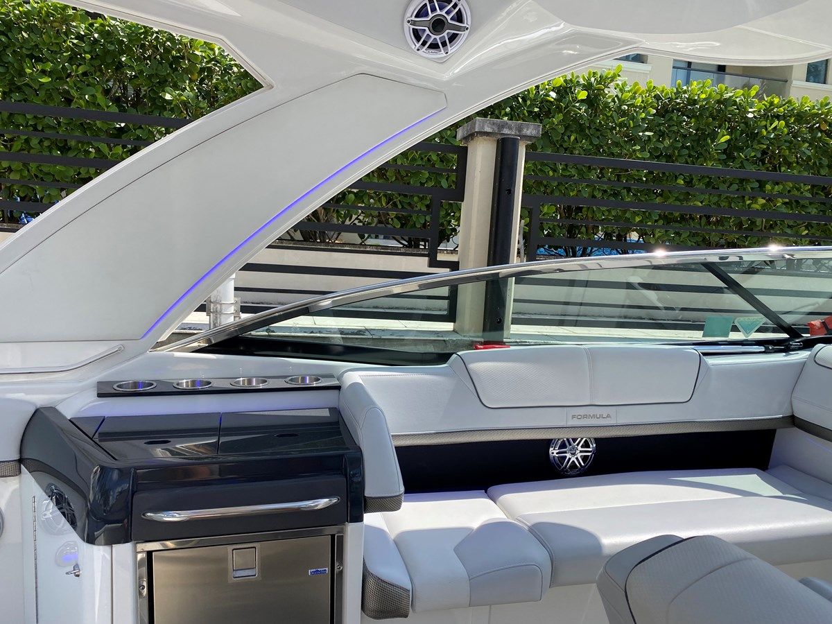 the best price on Lady Bird 2 - Formula Boats