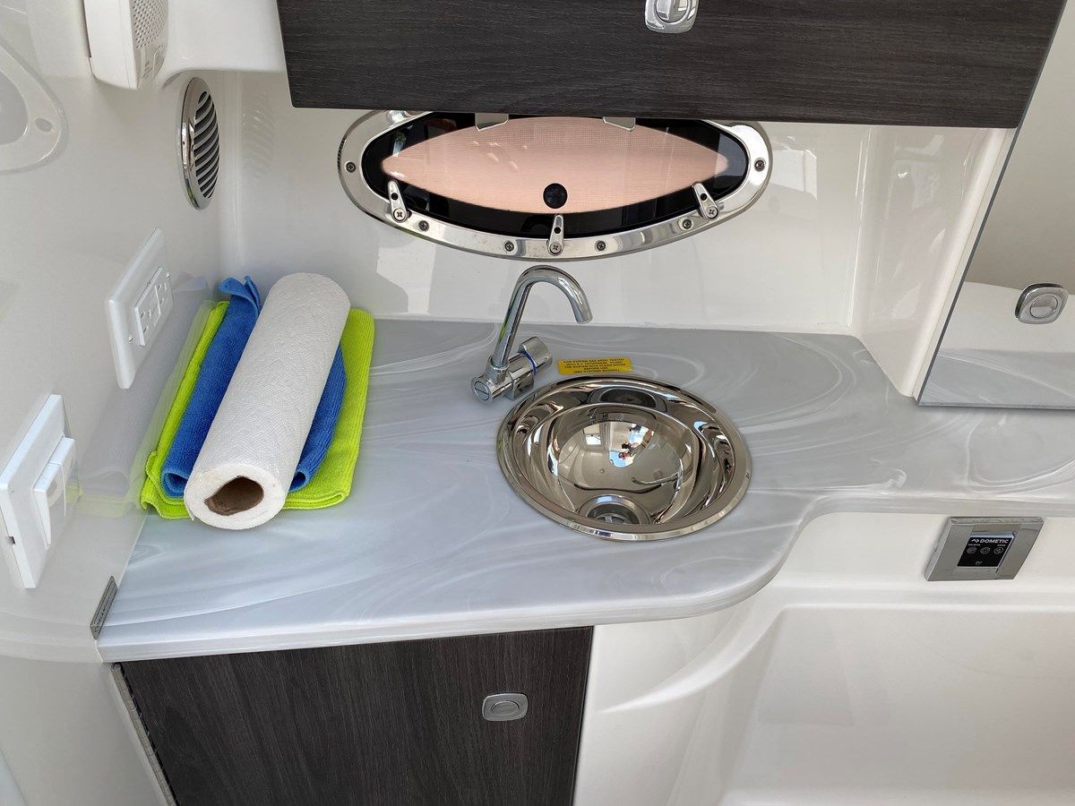 Buy a Lady Bird 2 - Formula Boats at Shestakov Yacht Sales