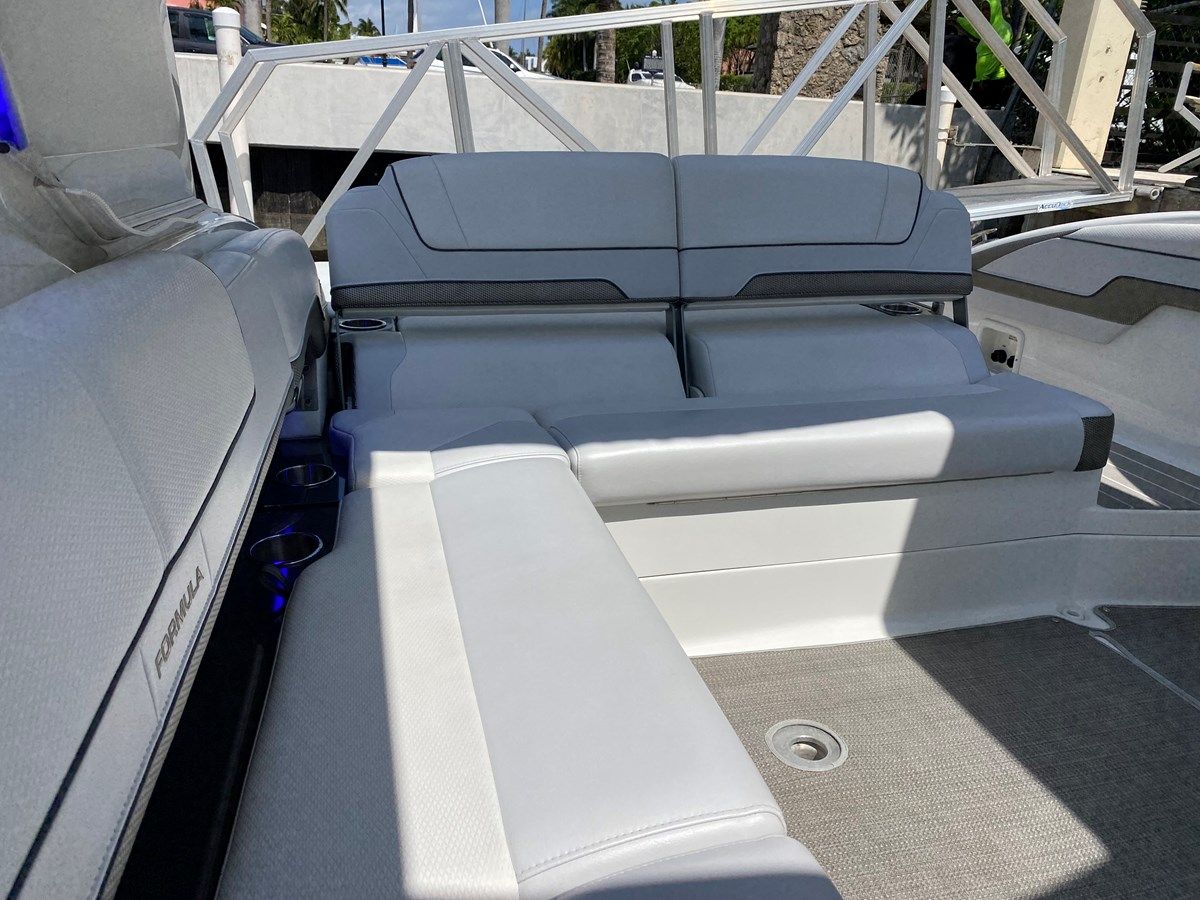 Lady Bird 2 - Formula Boats yacht sale