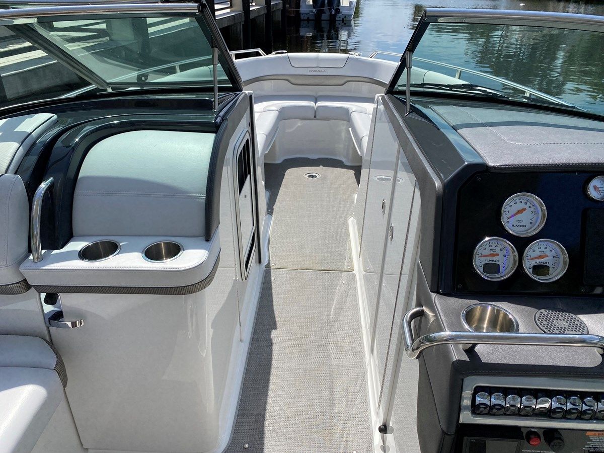 Buy a Lady Bird 2 - Formula Boats at Shestakov Yacht Sales