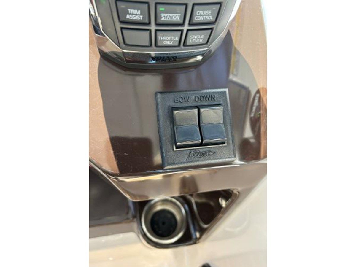 best yacht sales deals Calypso - Regal