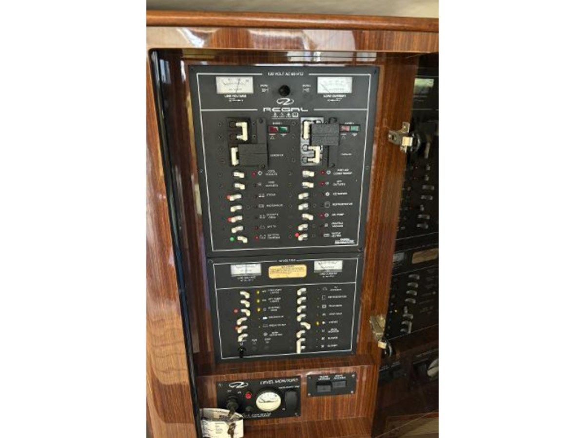 Buy a yacht Calypso - Regal