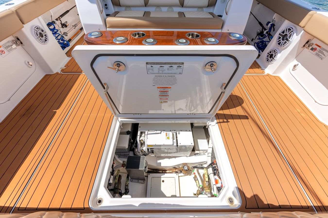 Buy a yacht Shine V 455 CC