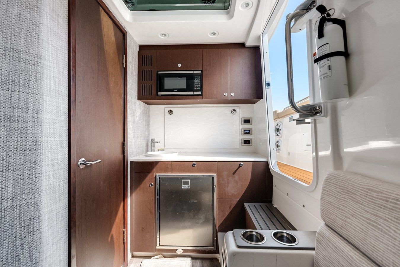 Buy a yacht Shine V 45