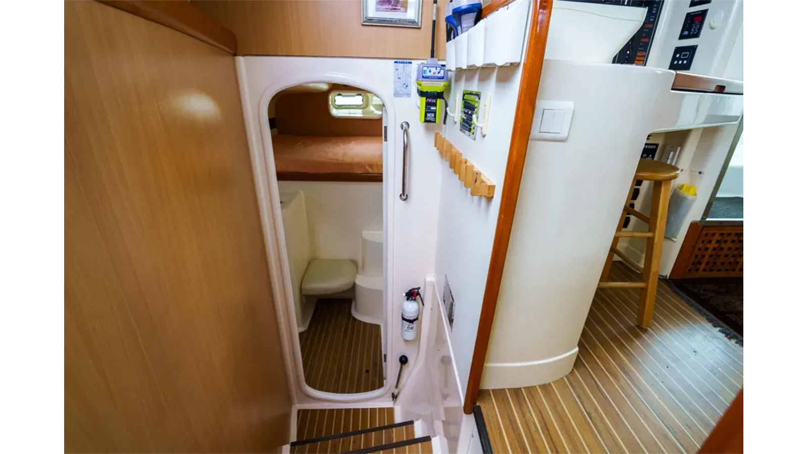 the best price on Dreaming On 47