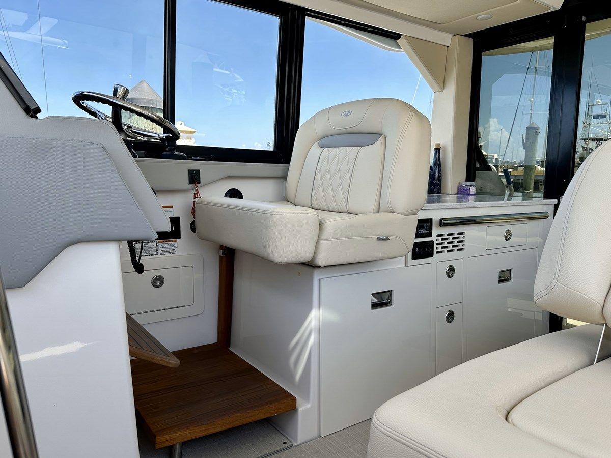 Купить яхту LITTLE STAR XO в Shestakov Yacht Sales