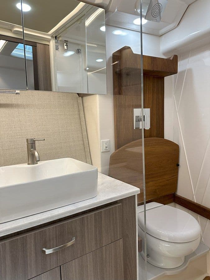 Купить яхту LITTLE STAR 36 в Shestakov Yacht Sales