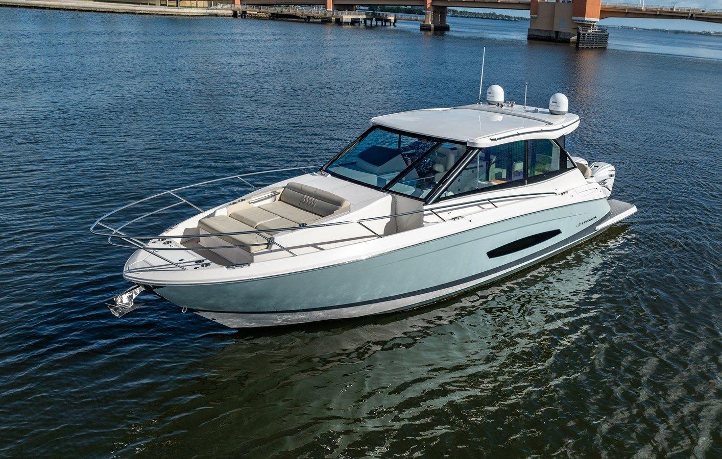 Стоимость яхты LITTLE STAR 2022