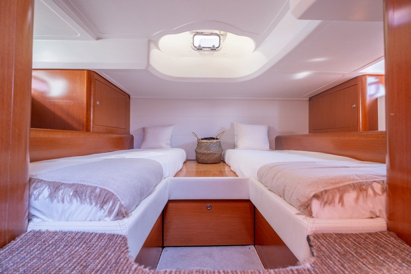 Стоимость яхты BENETEAU 38 GT - Beneteau