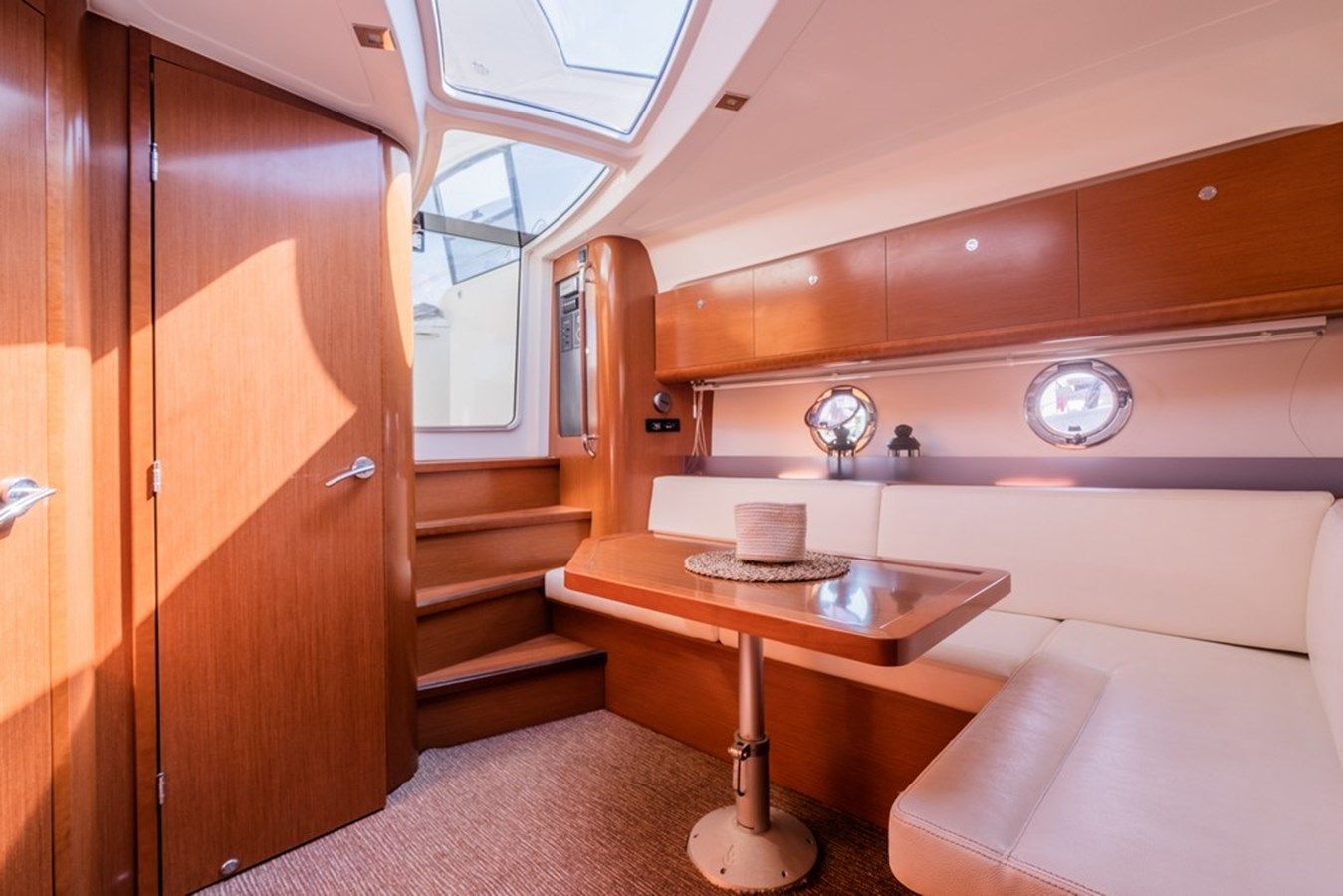Купить яхту BENETEAU 38 GT 2012 в Shestakov Yacht Sales