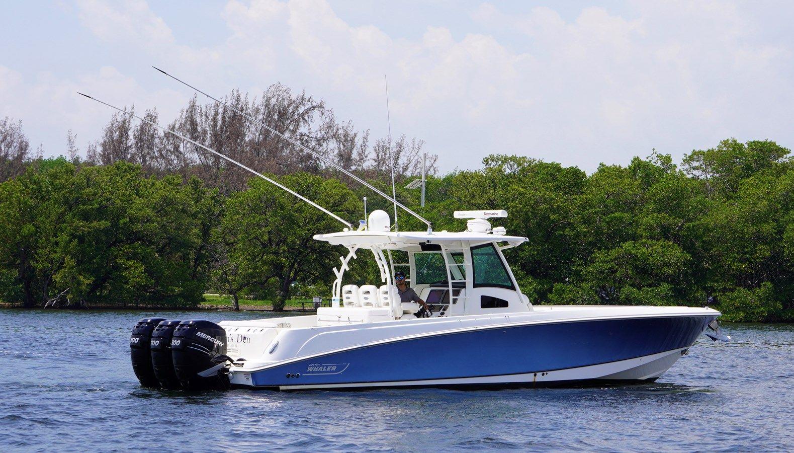 Buy a yacht Lions Den - Boston Whaler