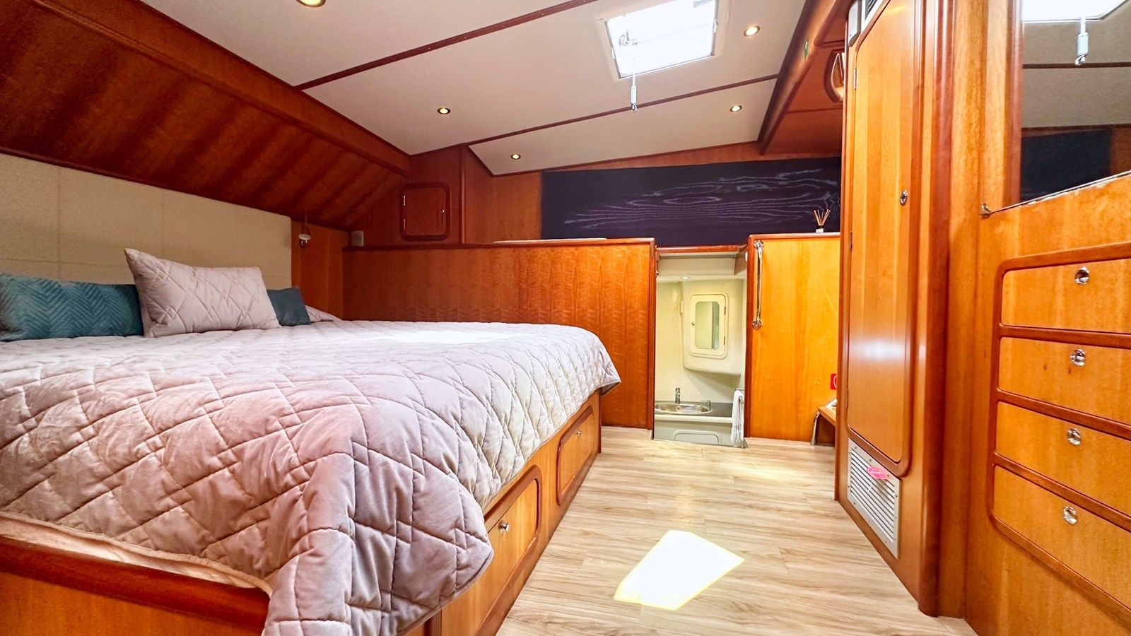 Buy a ATARAXIS - MAXIM YACHTS at Shestakov Yacht Sales