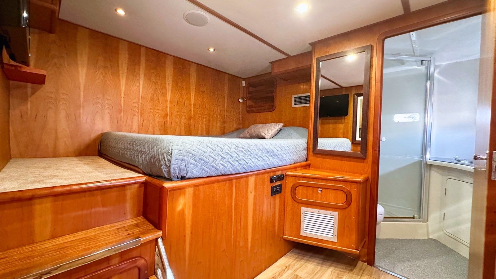 Buy a ATARAXIS - MAXIM YACHTS at Shestakov Yacht Sales