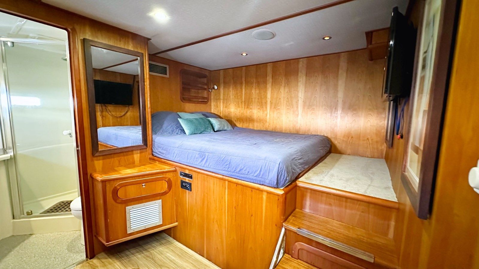 Buy a yacht ATARAXIS 2004