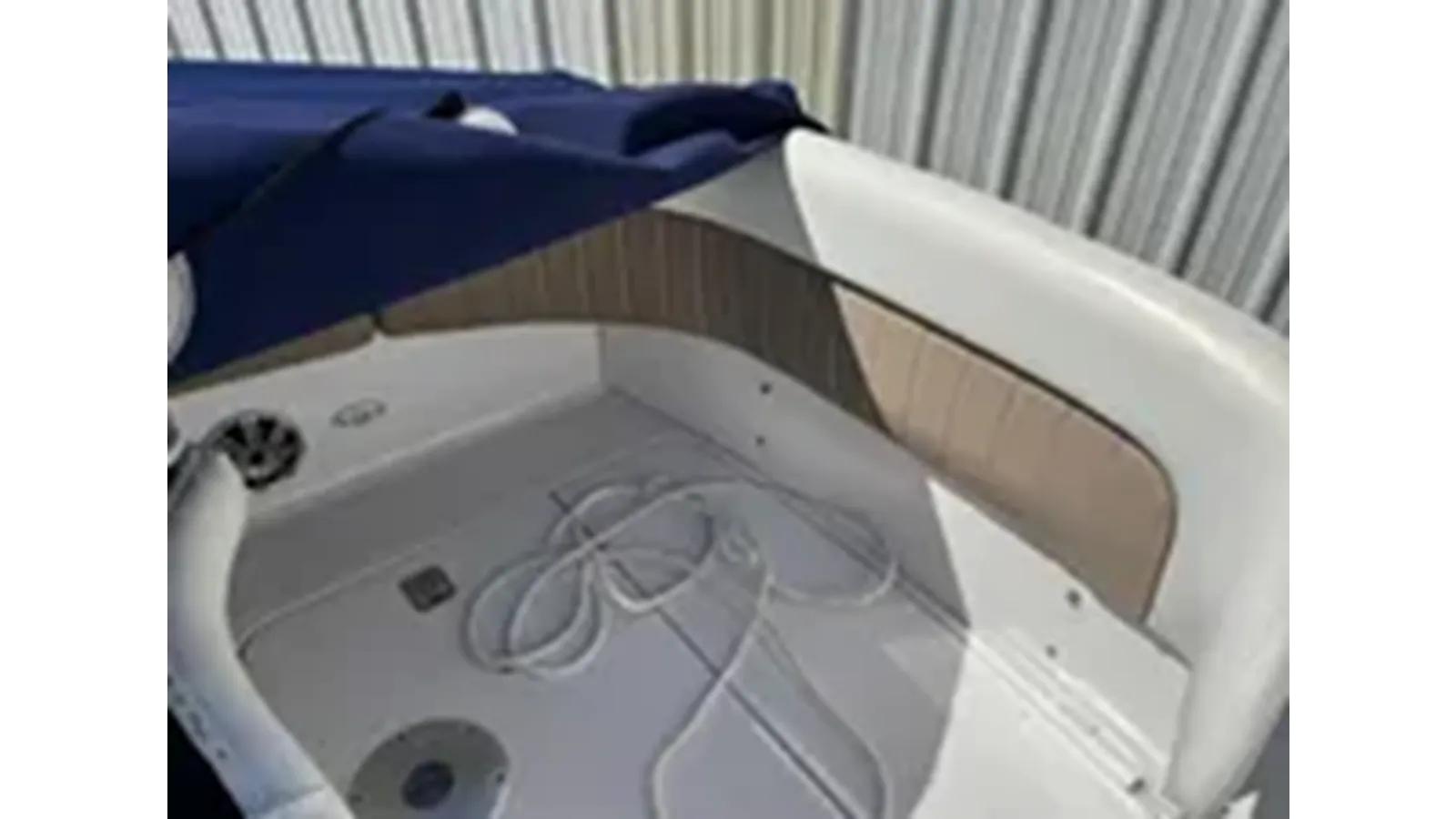 Buy a yacht 2004 Four Winns 268 Vista