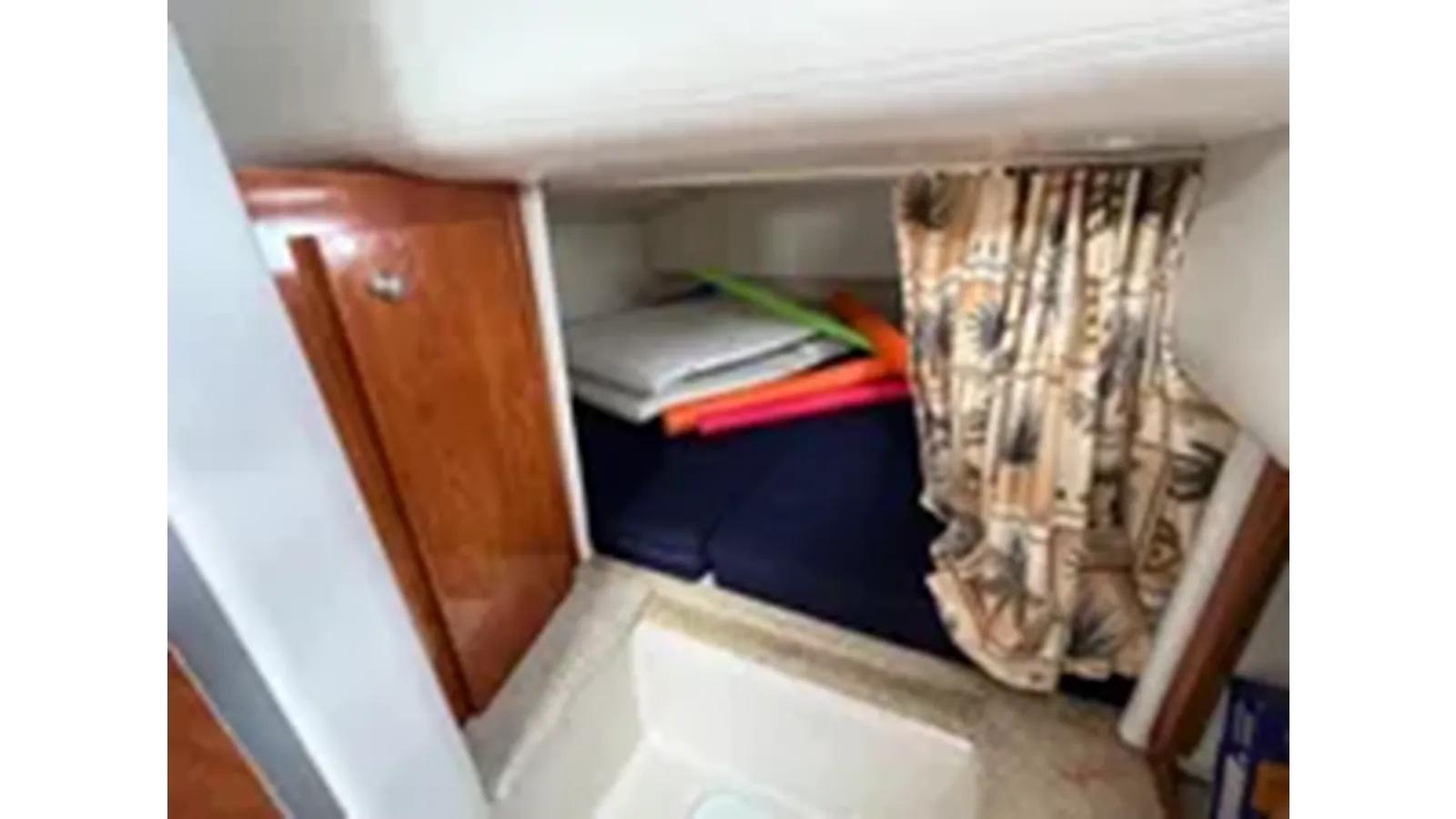 Buy a yacht 2004 Four Winns 268 Vista 268 Vista