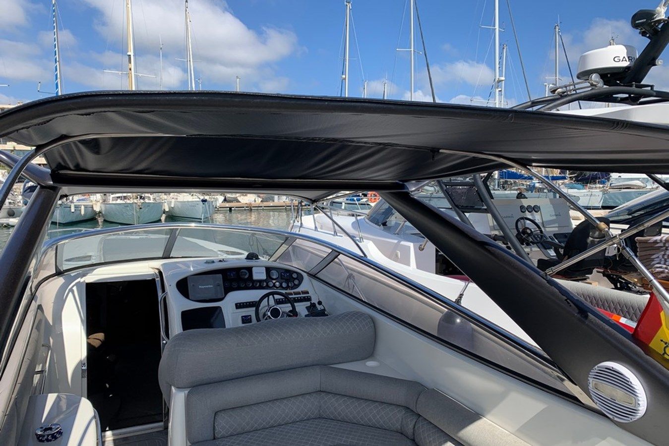 Buy a SUNSEEKER SUPERHAWK 48 Superhawk 48 at Shestakov Yacht Sales