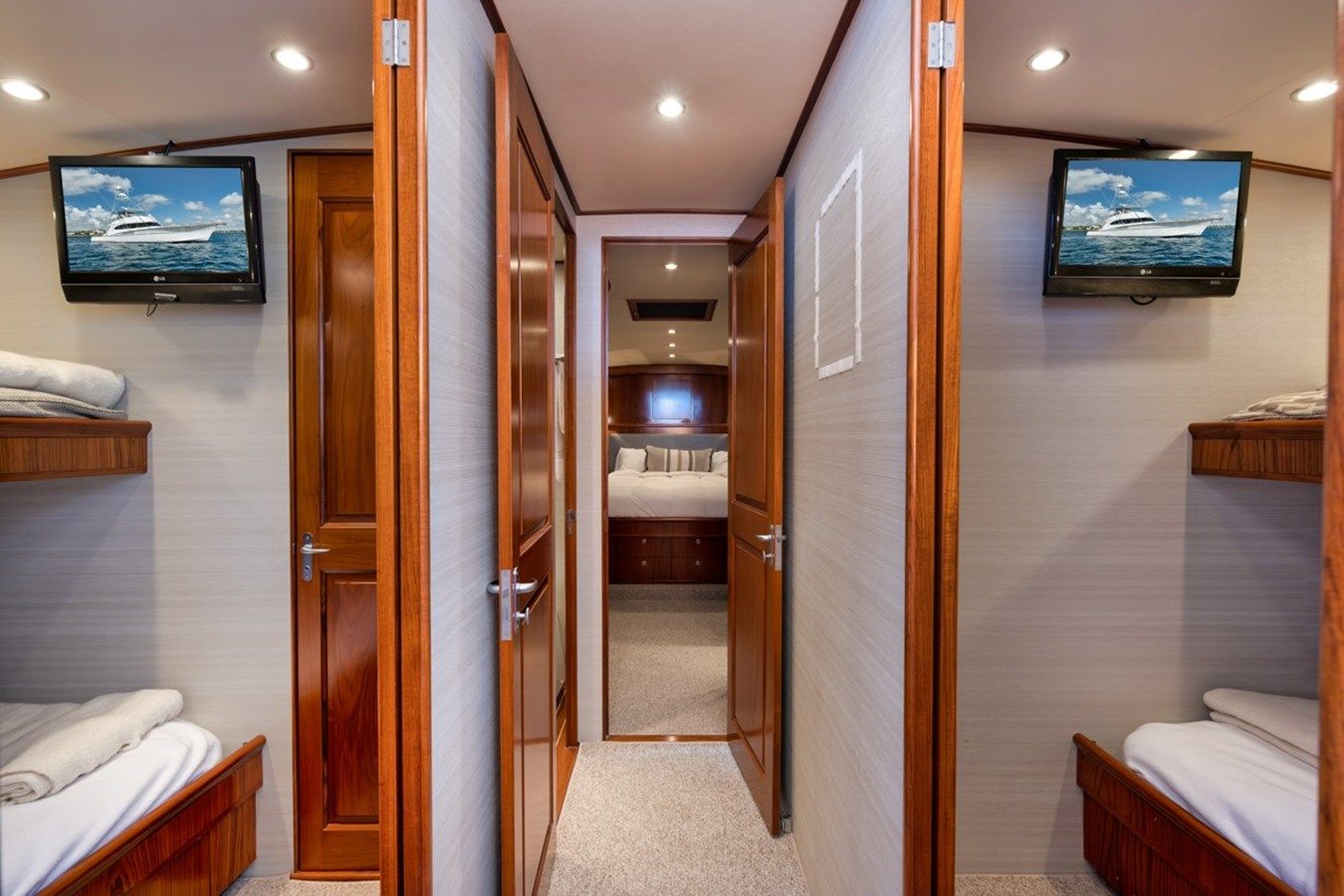 the best price on NO AGENDA 2000