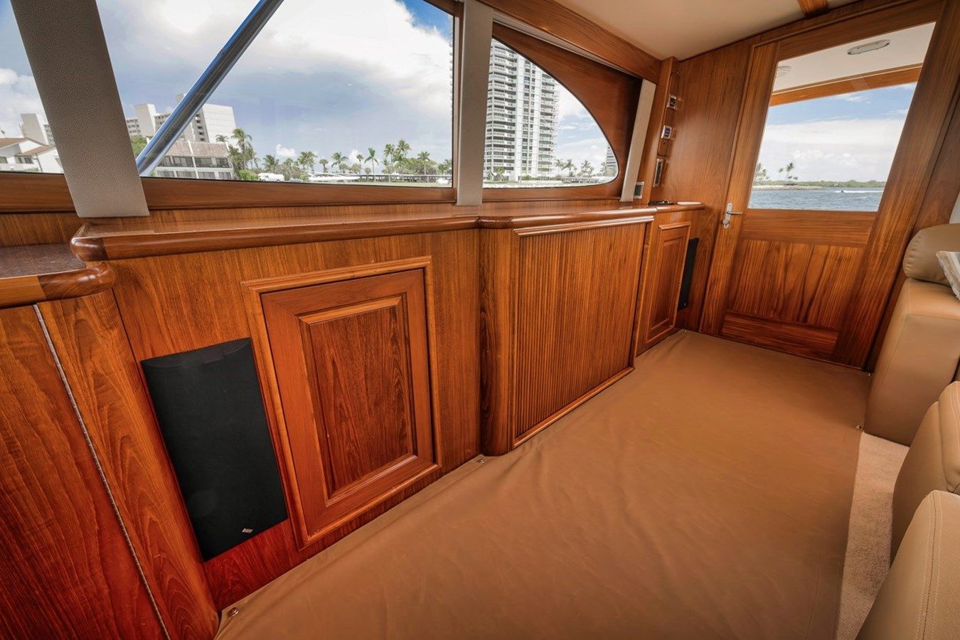 NO AGENDA 63 yacht sale