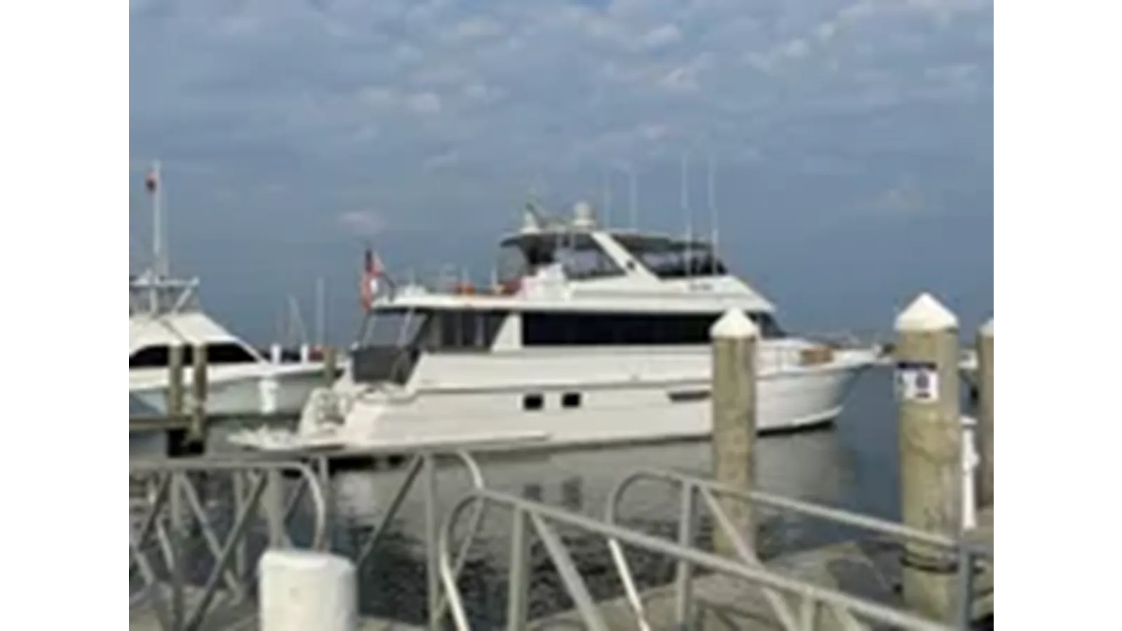 Стоимость яхты 1999 Hatteras 74 Sport Deck Motor Yacht - Hatteras