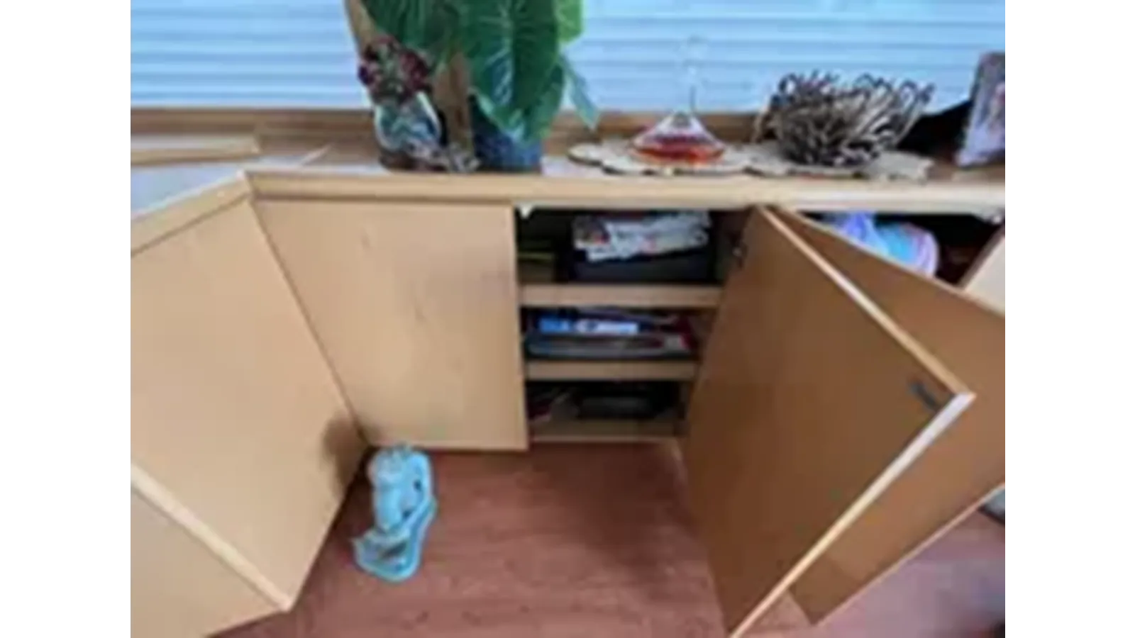 Купить яхту 1999 Hatteras 74 Sport Deck Motor Yacht 1999 в Shestakov Yacht Sales