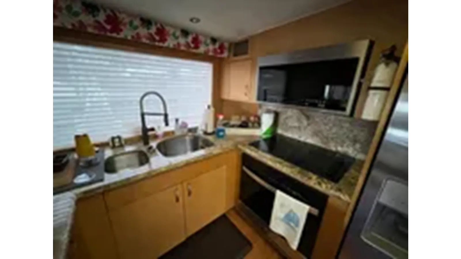 Лучшая цена на 1999 Hatteras 74 Sport Deck Motor Yacht - Hatteras