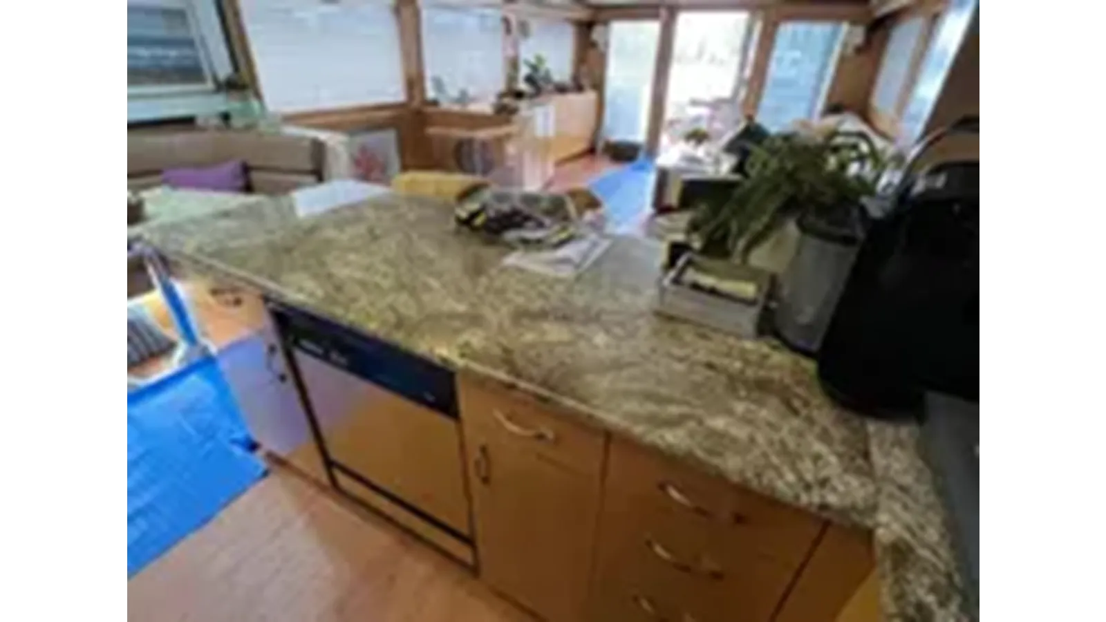 Продажа яхты 1999 Hatteras 74 Sport Deck Motor Yacht 1999