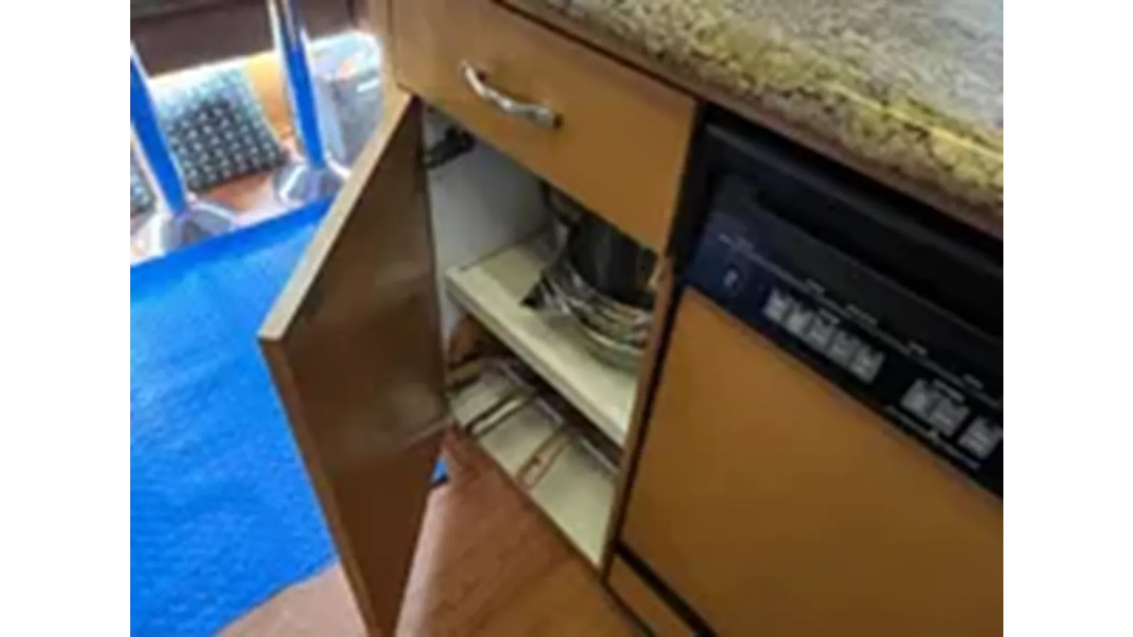 Стоимость яхты 1999 Hatteras 74 Sport Deck Motor Yacht 1999