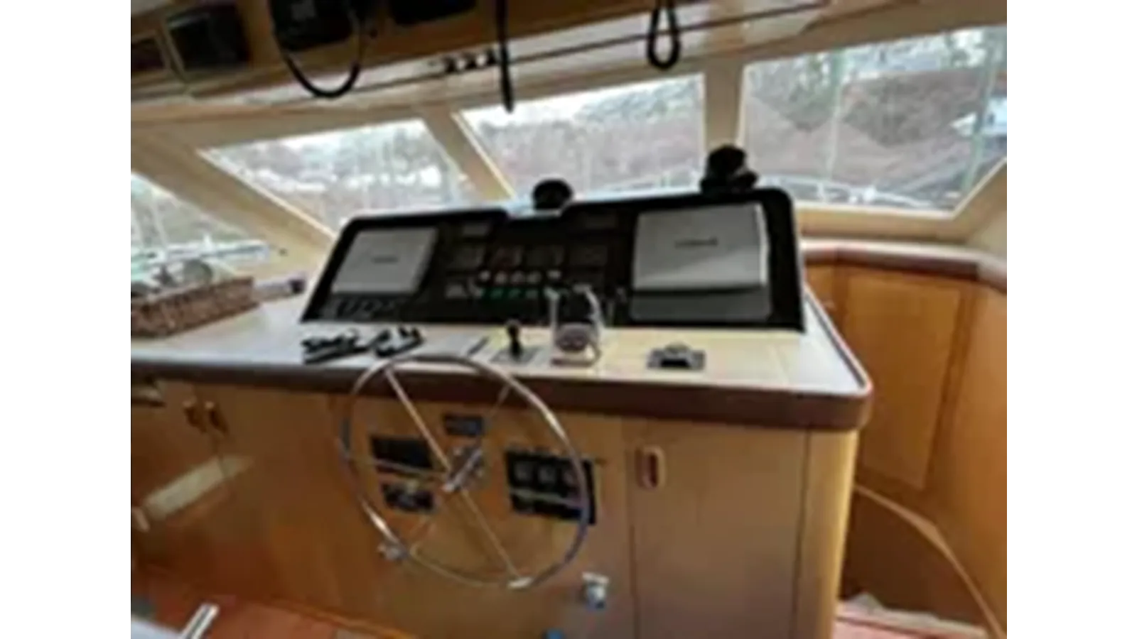 Лучшая цена на 1999 Hatteras 74 Sport Deck Motor Yacht