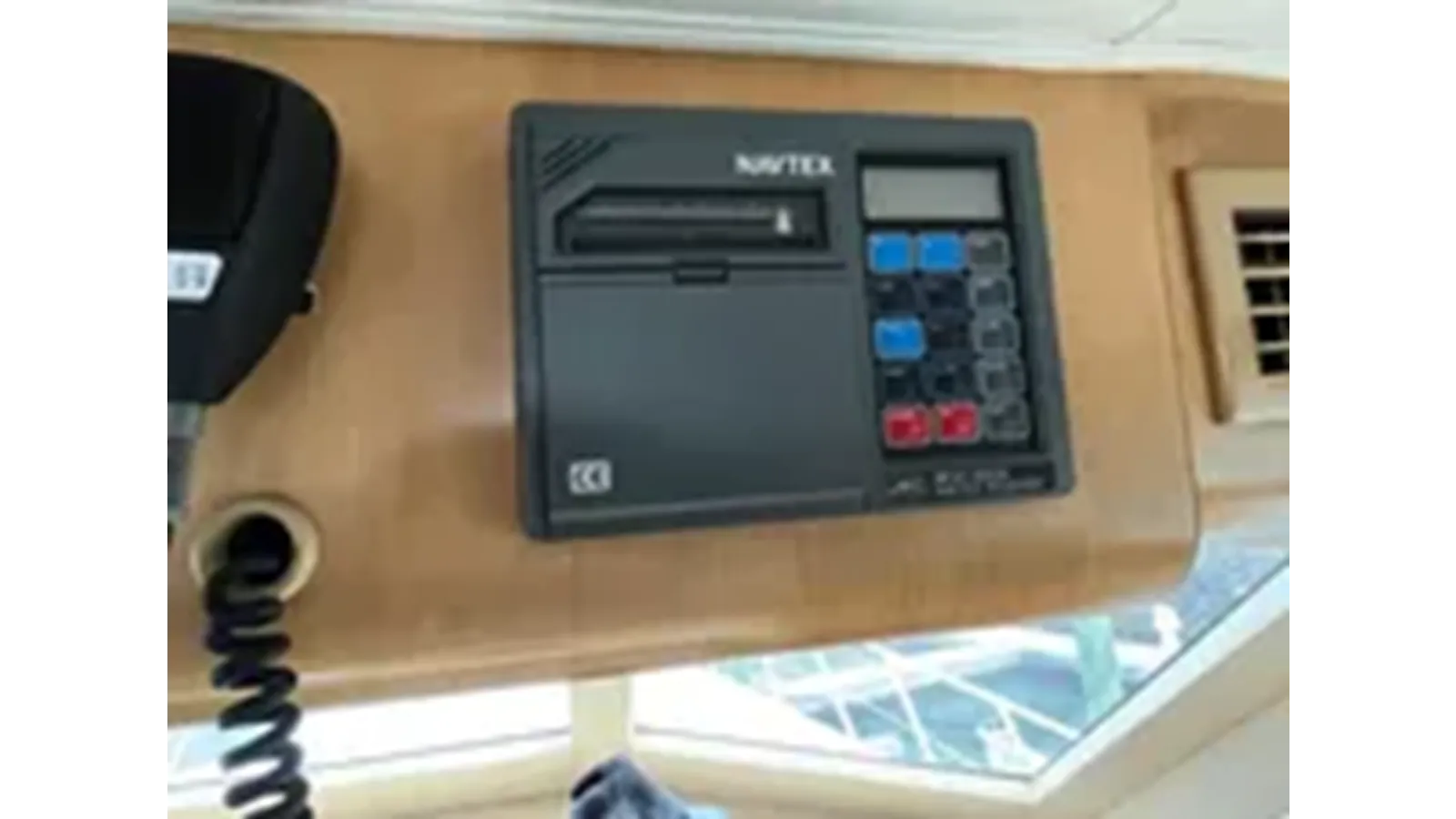 Лучшая цена на 1999 Hatteras 74 Sport Deck Motor Yacht