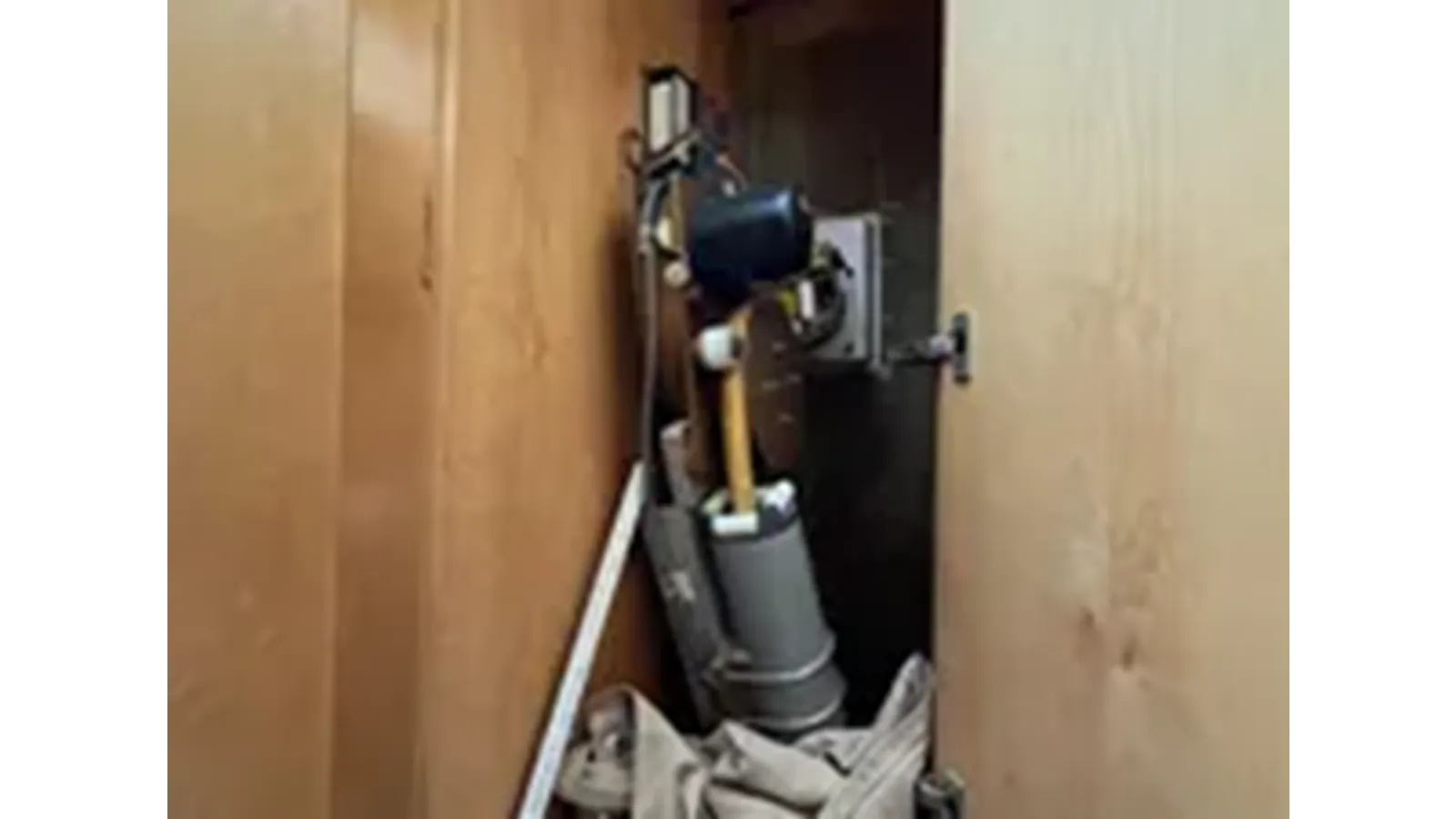 Продажа яхты 1999 Hatteras 74 Sport Deck Motor Yacht - Hatteras