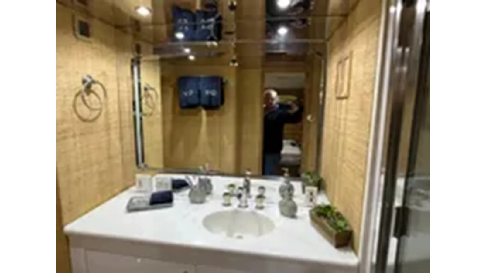 Купить 1999 Hatteras 74 Sport Deck Motor Yacht - Hatteras